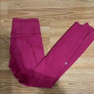 Lululemon fast and free 7/8 tights w/ pockets and reflective dots in Star Ruby